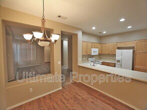 8865 N 66th Dr in Glendale, AZ - Building Photo - Building Photo