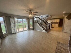 1253 Limerick Rd in Papillion, NE - Building Photo - Building Photo