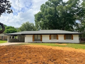 908 Deer Park Rd in Shreveport, LA - Building Photo - Building Photo