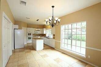 2105 Spyglass Dr in League City, TX - Building Photo - Building Photo