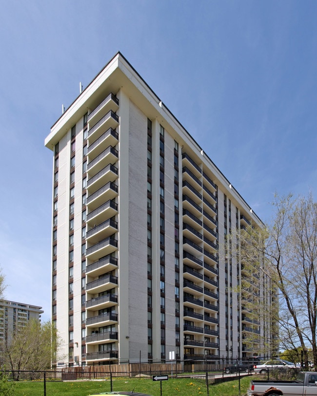 25 St. Dennis Drive in Toronto, ON - Building Photo - Building Photo