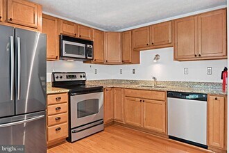 1646 Barnstead Dr in Reston, VA - Building Photo - Building Photo