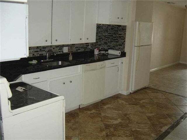 11640 NW 39th St, Unit 7 in Coral Springs, FL - Building Photo - Building Photo