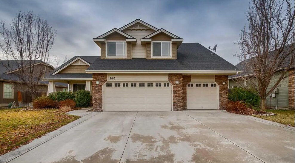 985 N Shadowridge Ave in Eagle, ID - Building Photo