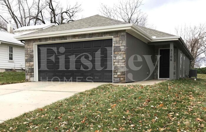 5106 N Bellaire Ave in Kansas City, MO - Building Photo