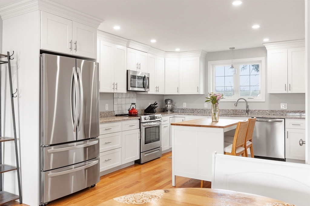1093 Main St in Weymouth, MA - Foto de edificio