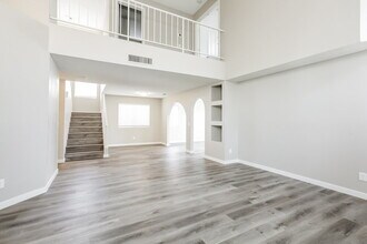 8011 S Orchestra Ave in Las Vegas, NV - Building Photo - Building Photo