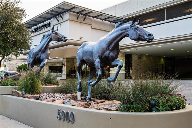 5909 Luther Ln in Dallas, TX - Building Photo