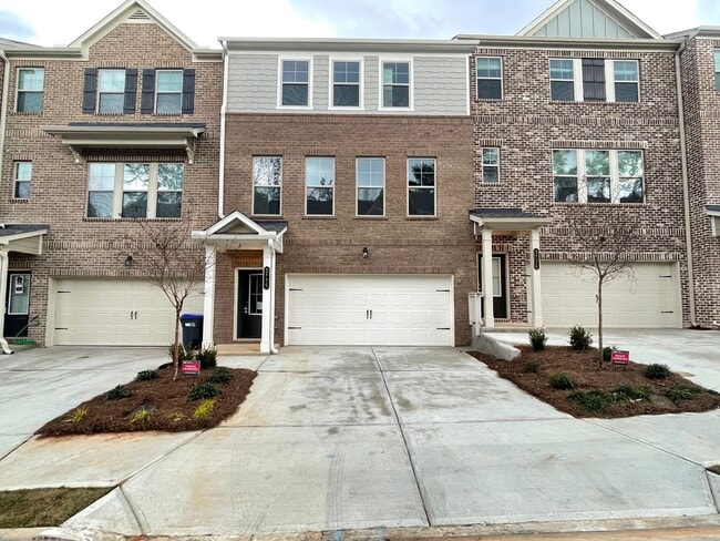 property at 3726 Davis Cir NW