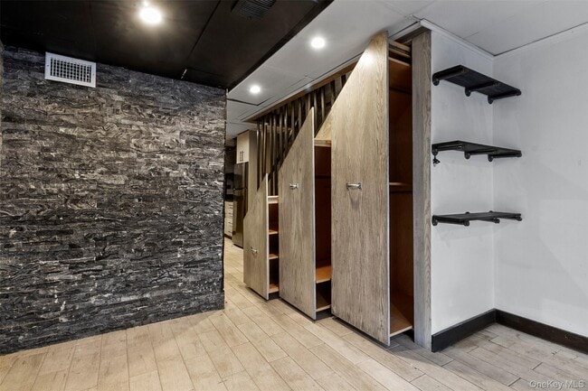 106 Remington Pl in New Rochelle, NY - Building Photo - Building Photo