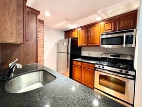 4 Bishop St, Unit G11 in Framingham, MA - Foto de edificio - Building Photo