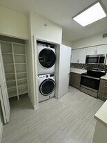445 NE 39th St in Miami, FL - Building Photo