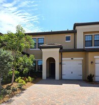 10039 Crooked Crk in Venice, FL - Building Photo