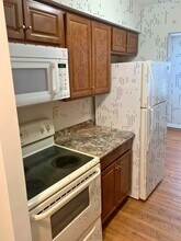 2402 Pond View Dr in West Chester, PA - Building Photo - Building Photo