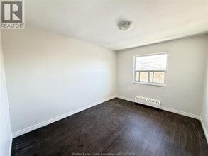 20 Bradmon Dr in St Catharines, ON - Building Photo - Building Photo