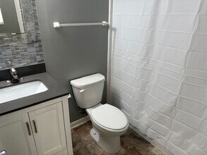 2508 Bedford Way in Tallahassee, FL - Building Photo - Building Photo