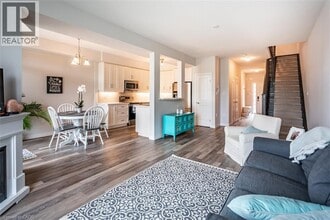 120 Dunrobin Ln in Grimsby, ON - Building Photo - Building Photo