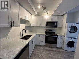 200 Emma St in Chatham, ON - Building Photo