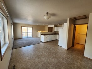 9832-9896 96 Ave in Grande Prairie, AB - Building Photo - Building Photo