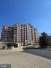 11760 Sunrise Valley Dr in Reston, VA - Building Photo - Building Photo