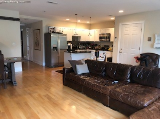 1306 Columbia Rd, Unit 2C in Boston, MA - Building Photo - Building Photo