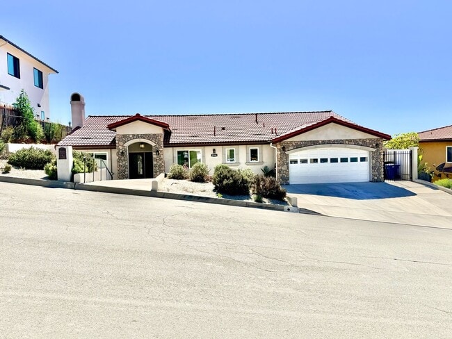 property at 5544 Crestone Ct
