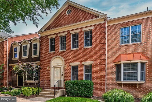 property at 112 Gretna Green Ct