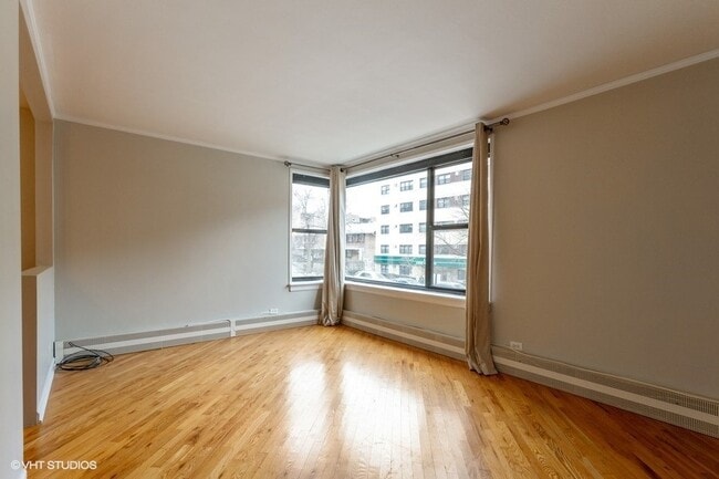 525 W Aldine Ave in Chicago, IL - Building Photo - Building Photo