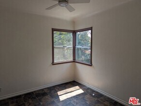 644 W 40th Pl in Los Angeles, CA - Building Photo - Building Photo