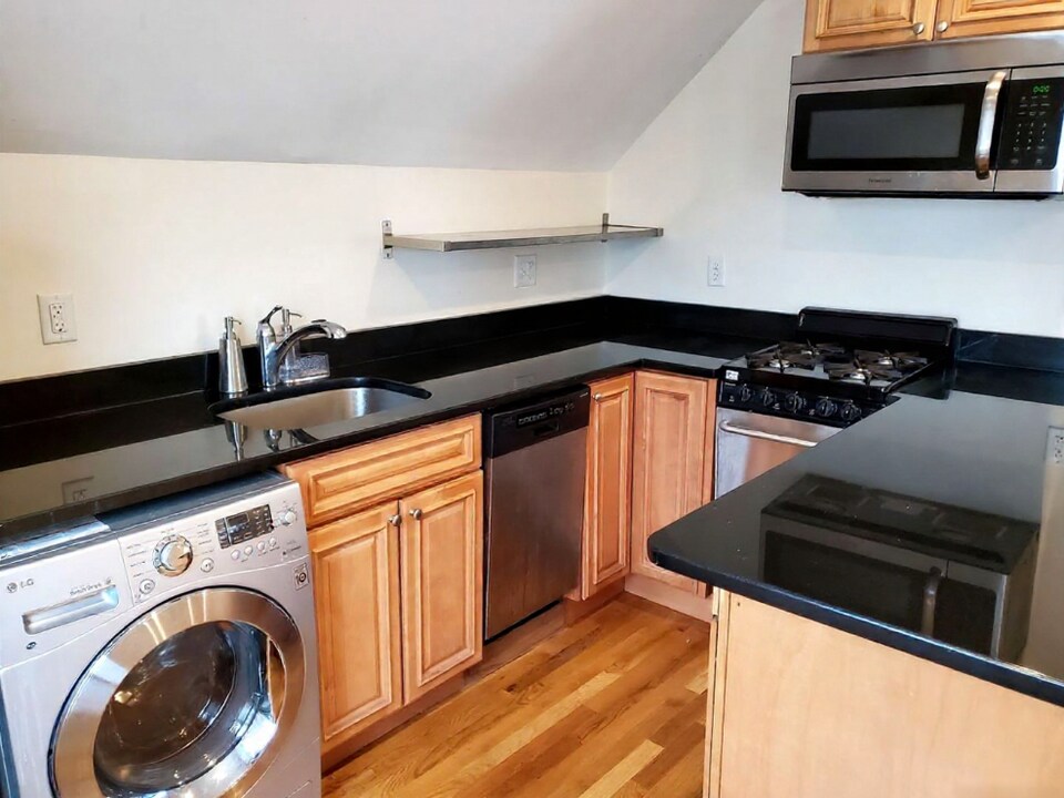 172 Fuller St, Unit 3 in Brookline, MA - Foto de edificio