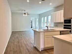 2810 High Castle in San Antonio, TX - Building Photo - Building Photo
