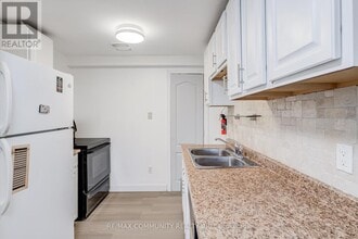 291 Poplar St in Oshawa, ON - Building Photo - Building Photo