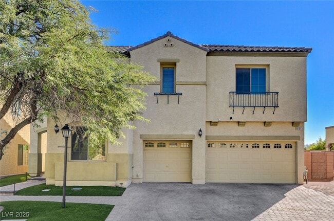 property at 8125 Chestnut Hollow Ave