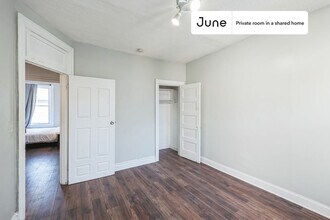 Private bedroom in 4 bed/2 bath Home in Washington, DC - Building Photo - Building Photo