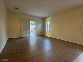 3025 Seaford Peak Dr in Henderson, NV - Building Photo - Building Photo
