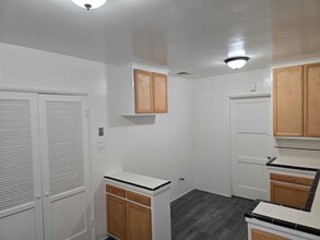 2518 W 48th St, Unit 1 in Los Angeles, CA - Foto de edificio - Building Photo
