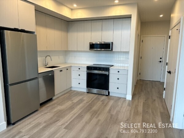 45497 Campus Dr in Chilliwack, BC - Building Photo - Building Photo