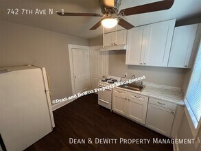 742 7th Ave N in St. Petersburg, FL - Building Photo - Building Photo