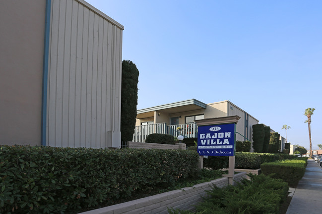 Cajon Villa Apartments in El Cajon, CA - Building Photo - Building Photo