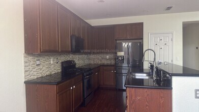 16101 Old Glory Ct in Lathrop, CA - Building Photo - Building Photo