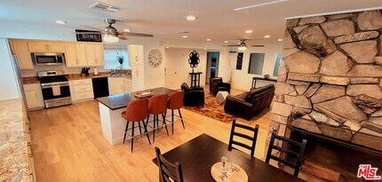 335 S California St in Orange, CA - Building Photo - Building Photo