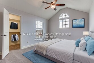 2214 Burningwood in Lee's Summit, MO - Building Photo - Building Photo