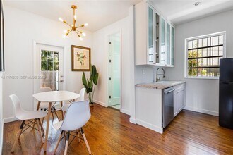 439 15th St in Miami Beach, FL - Foto de edificio - Building Photo