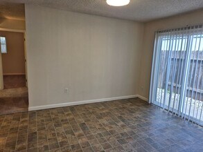 5108 Shell St in North Highlands, CA - Building Photo - Building Photo