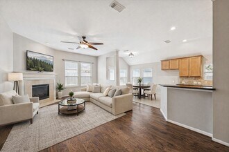 19223 Fisher Ridge Ln in Tomball, TX - Building Photo - Building Photo