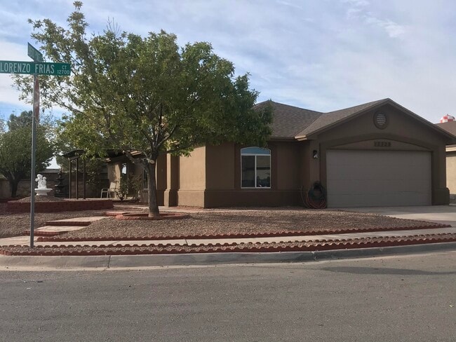 12720 Lorenzo Frias Ct