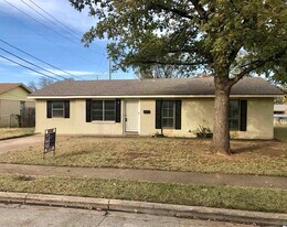 5006 Kingston Dr in Wichita Falls, TX - Building Photo