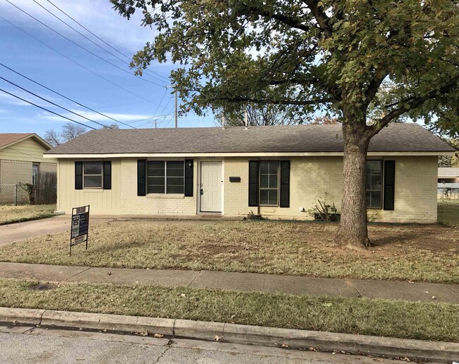 property at 5006 Kingston Dr