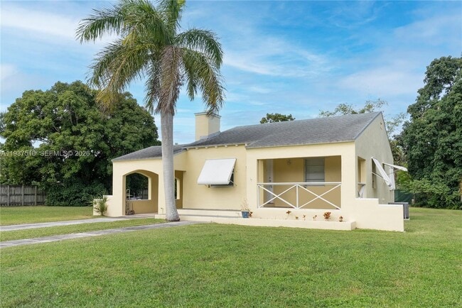 27 NW 21st St in Homestead, FL - Building Photo - Building Photo