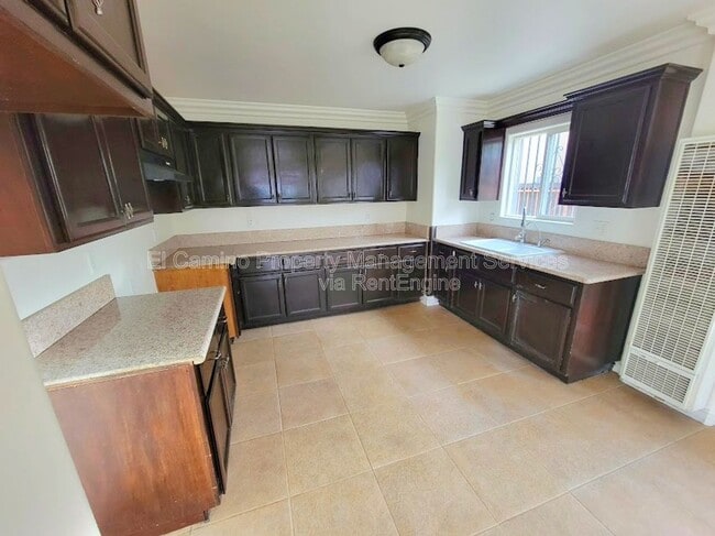 1424 E 59th St in Los Angeles, CA - Building Photo - Building Photo